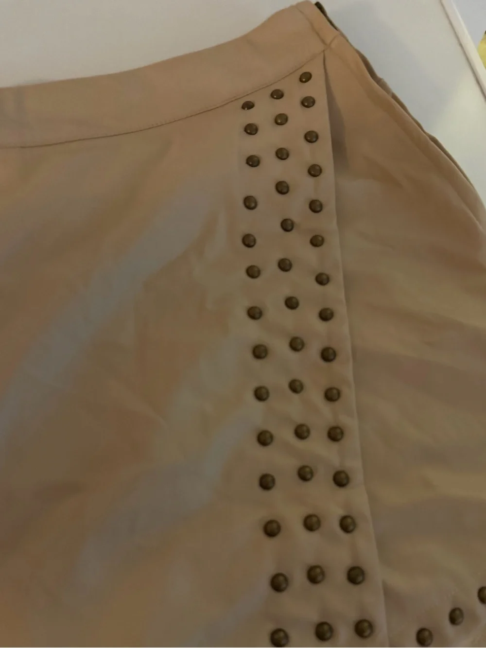 Entro Cream Beige Faux Leather Studded Wrap Skort High Waist Mini Shorts Size L